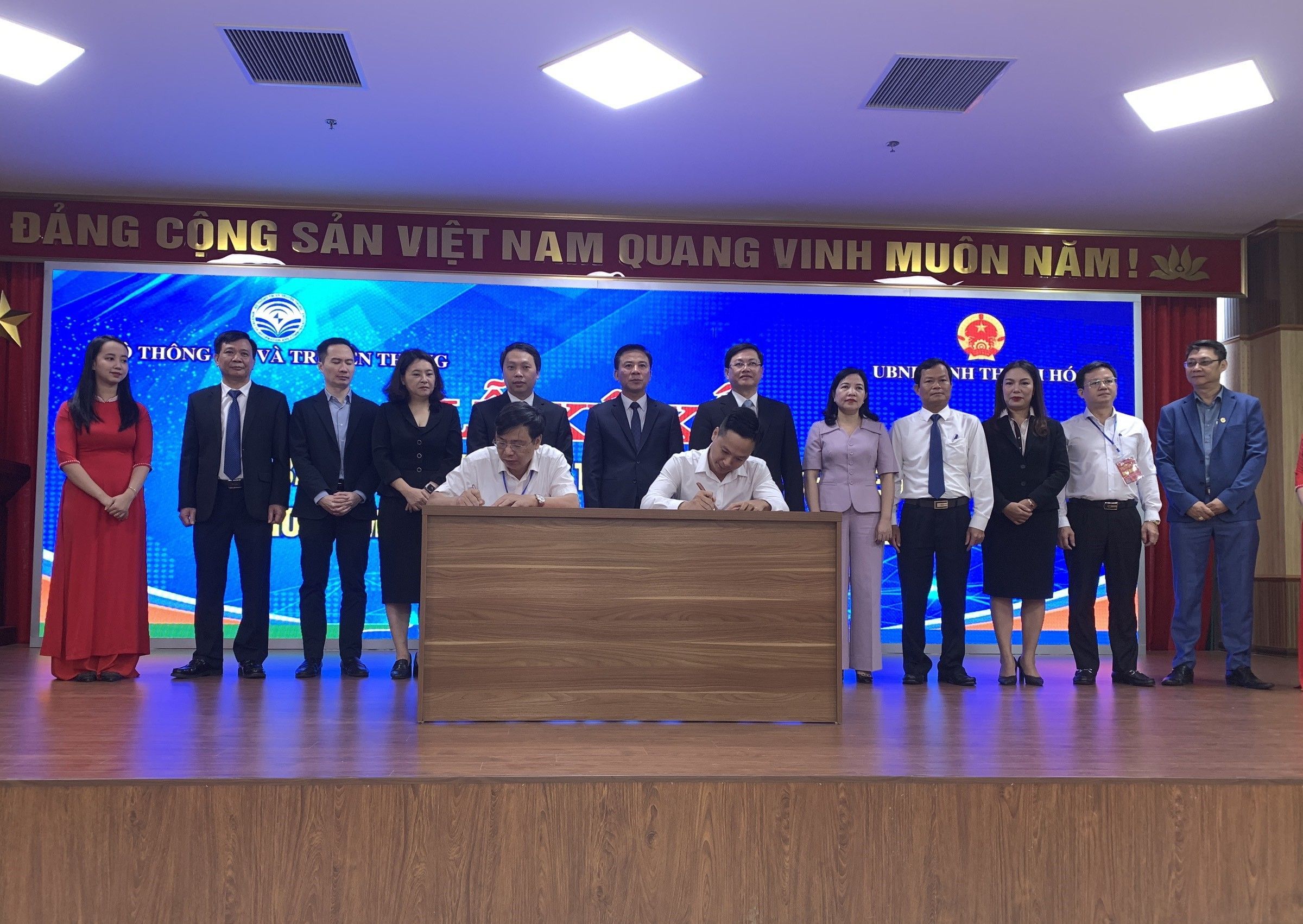 NextX hợp tác chuyển đổi số với Thứ trưởng Bộ TT&TT và Bí Thư Tỉnh Thanh hoá