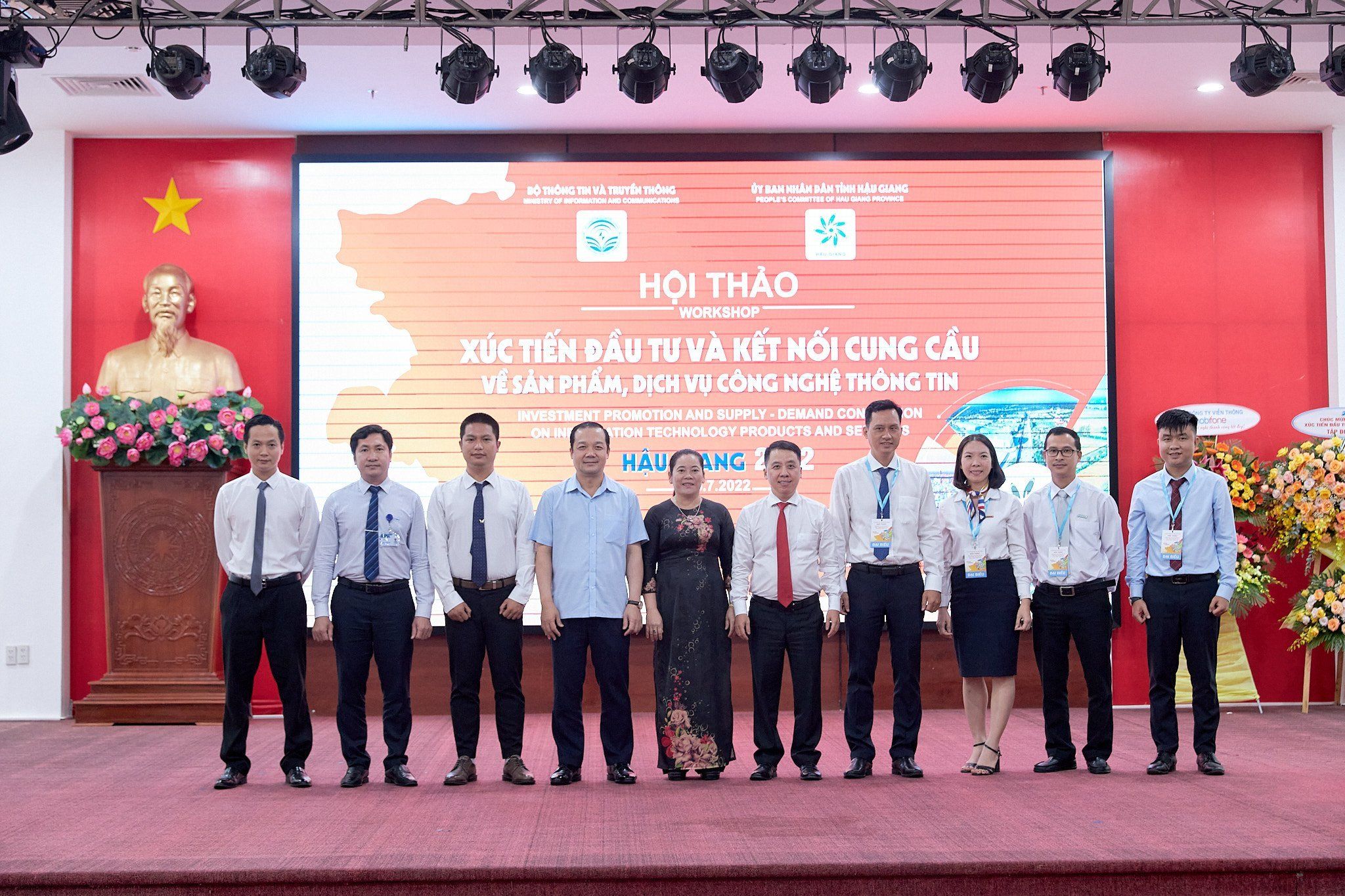 đại diện tham gia hội thảo chuyển đổi số